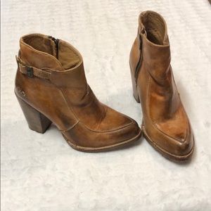 Bed stu Isla boot size 7